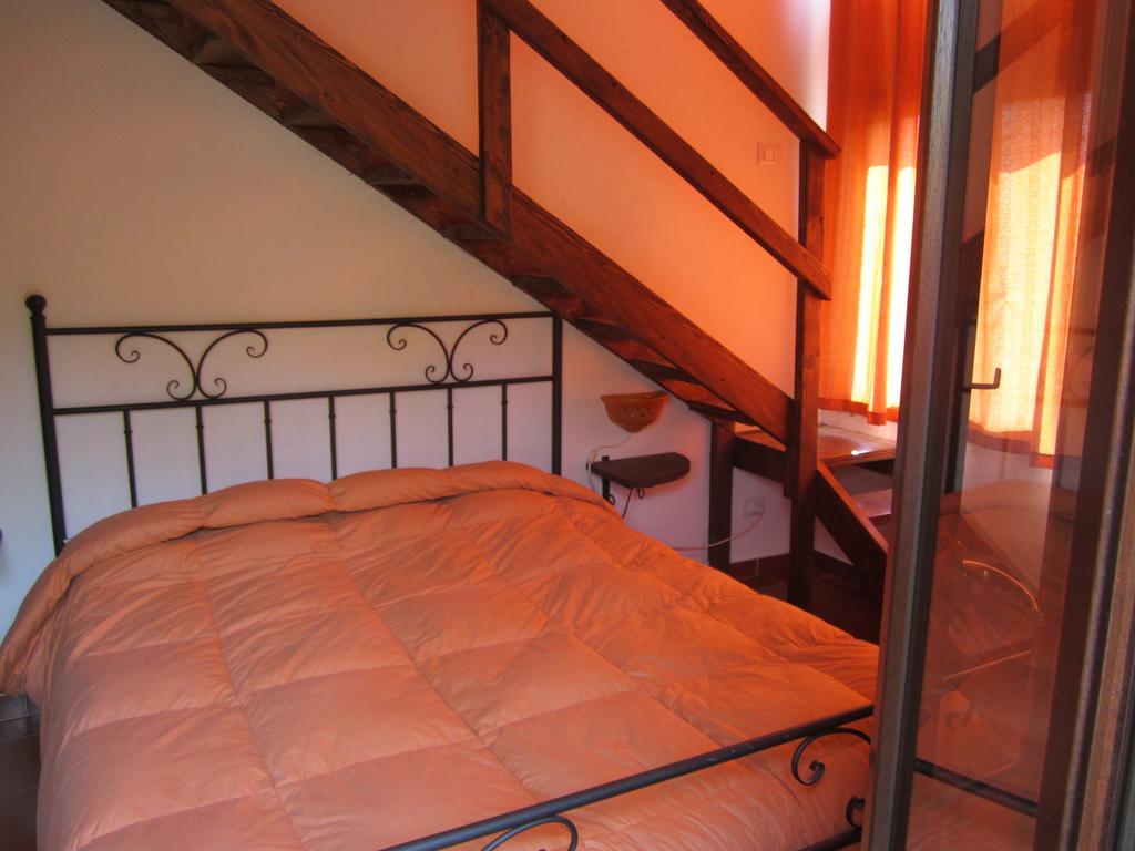 Agriturismo Gelso Castellana Sicula Bagian luar foto