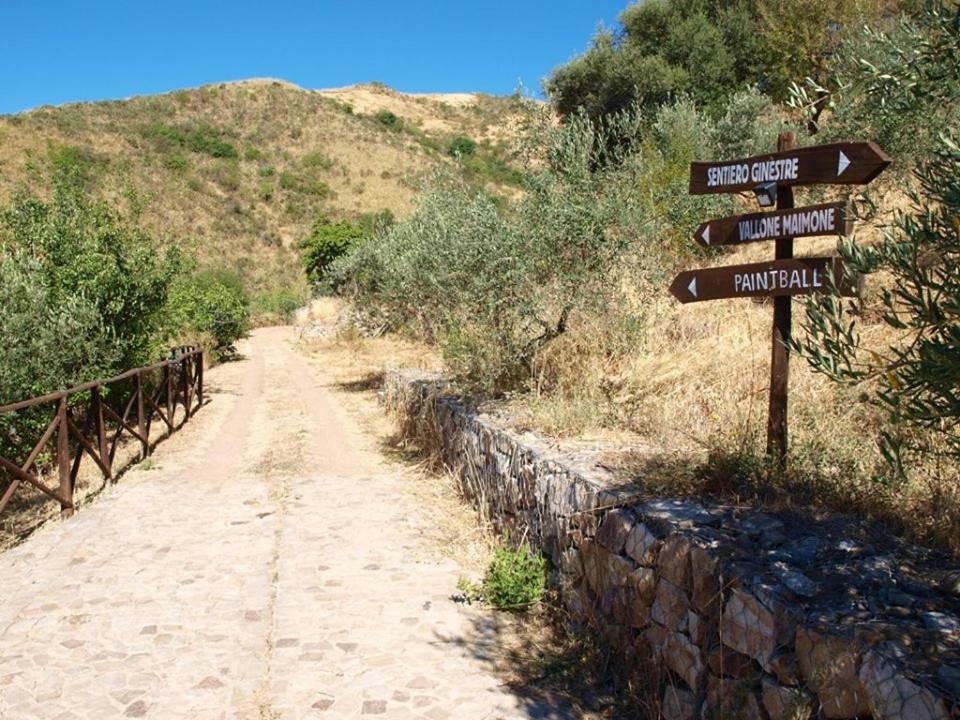 Agriturismo Gelso Castellana Sicula Bagian luar foto