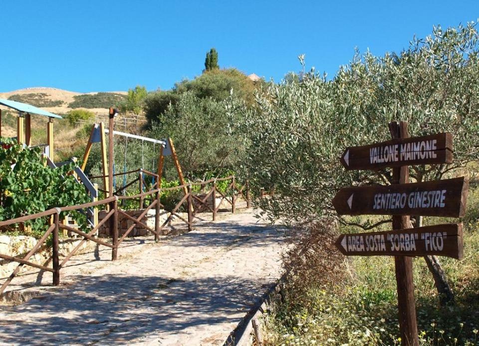 Agriturismo Gelso Castellana Sicula Bagian luar foto