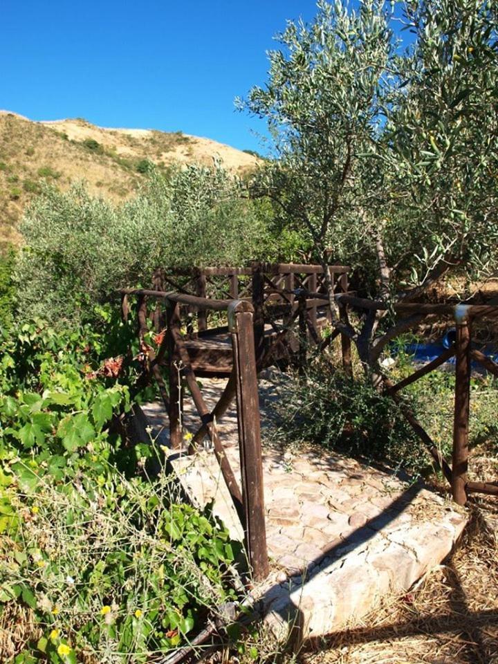 Agriturismo Gelso Castellana Sicula Bagian luar foto
